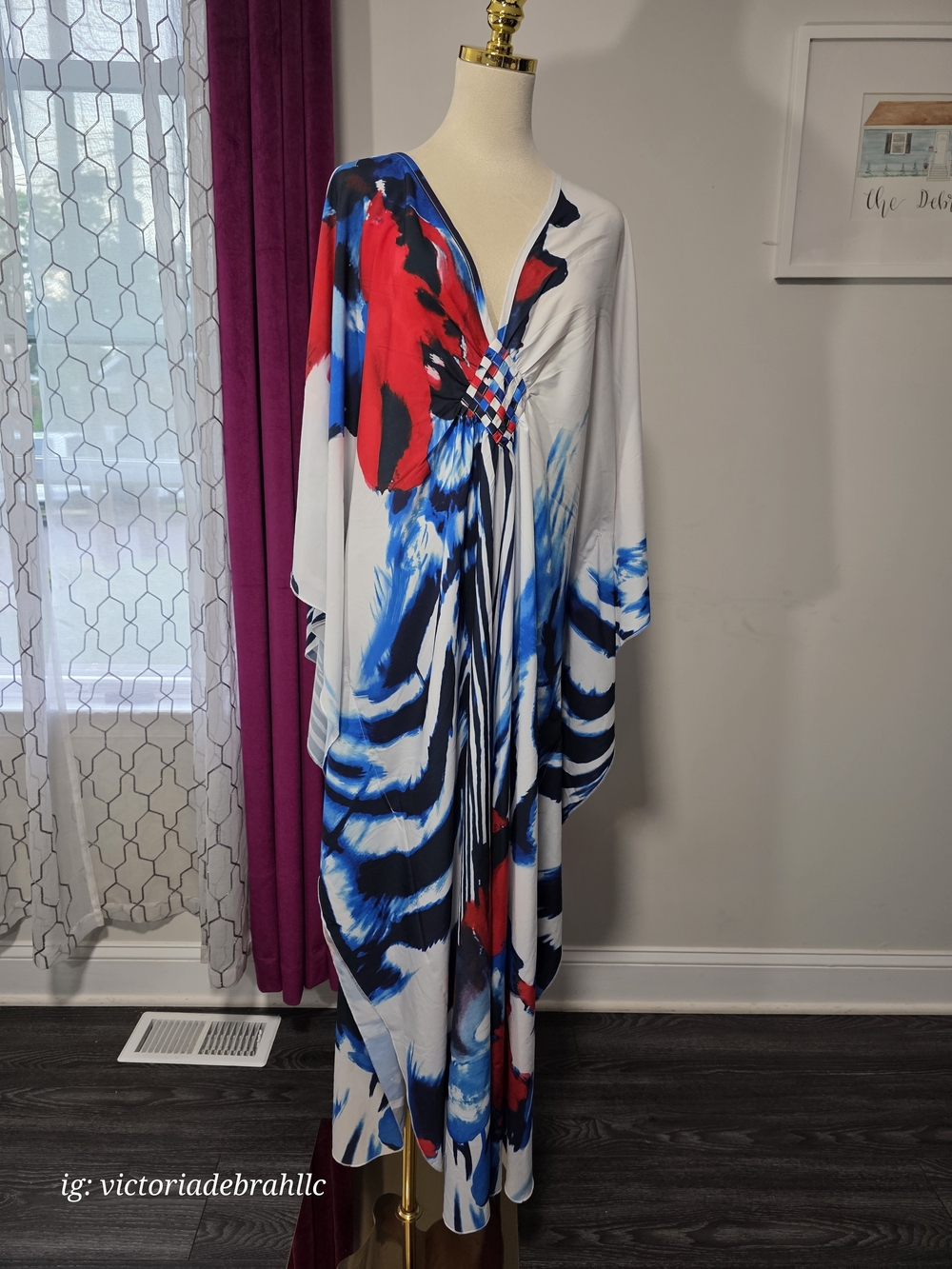 Flowing Women's Kaftan Dress in White with Blue & Red Print